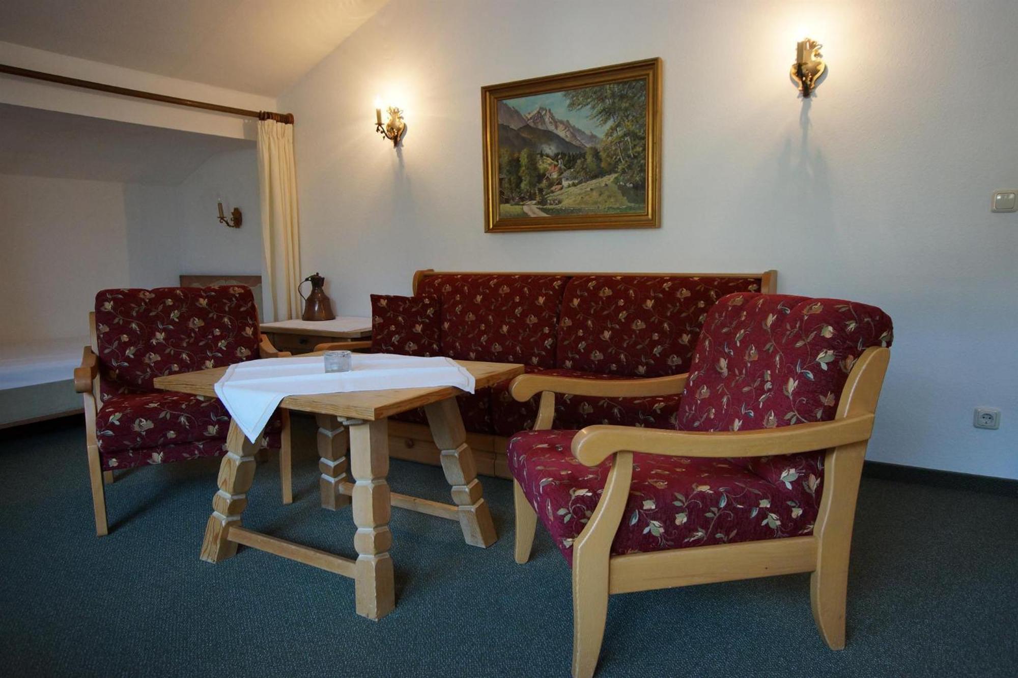 Ferienhaus Waldwinkl Hotel Grainau Room photo